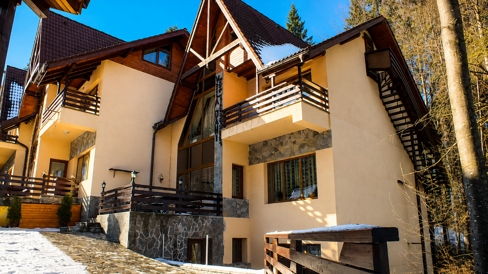Exteriorul Vilei Dani din Sinaia